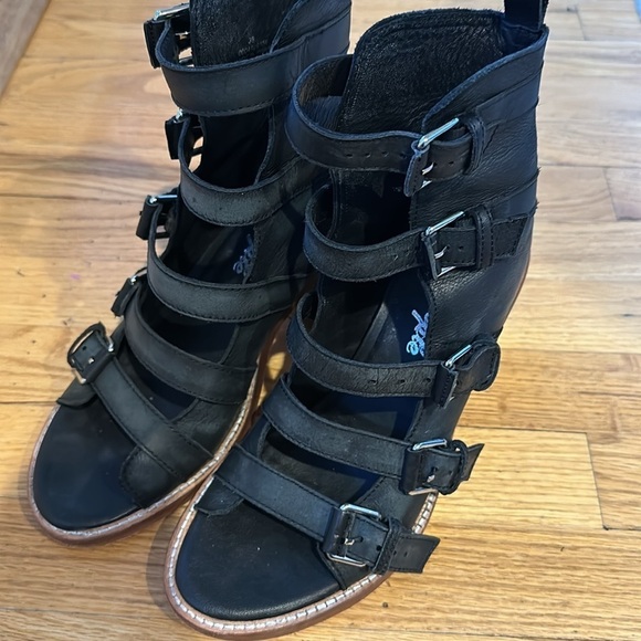 Free People sz 39 strappy heeled FP Collection - Buckle Up Baby Block Heels - Picture 6 of 10